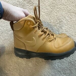 Nike Kids Brown Boots